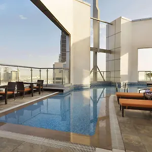 4* מלון Ramada Corniche
